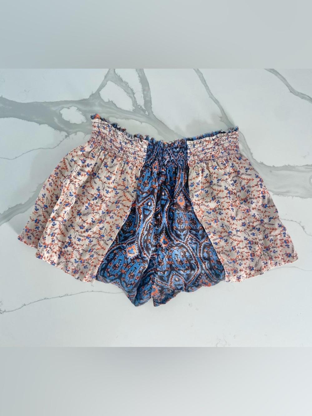 Free People Smocked Crepe Floral Print Shorts size Large
